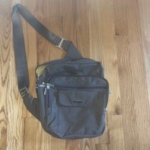 Baggallini Crossbody bag